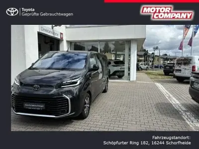 Gebraucht Toyota Proace Verso Club 177 PS (130 kW) 2024 Titanium grey metallic Kombi