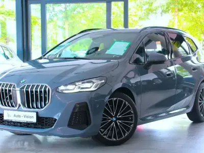 Gebraucht BMW 218 Active Tourer M Sport 136 PS (100 kW) 2024 Grau Van / Kleinbus