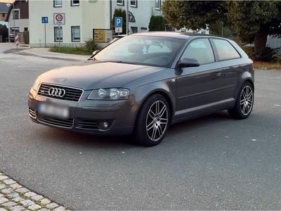 Grau Gebraucht 2004 Audi A3 Kleinwagen | 7.500 € (Teuer)