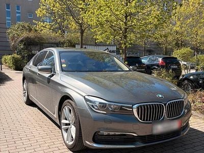 Second-hand BMW 730 Comfort Edition 345 CP (253 kW) 2015 Gri Berlinǎ