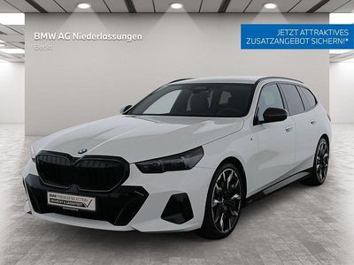 Weiß Gebraucht 2024 BMW 520 Comfort Edition Kombi | 52.400 € (Fairer Preis)