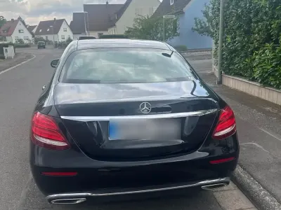 Gebraucht Mercedes E250 211 PS (155 kW) 2016 Schwarz Limousine