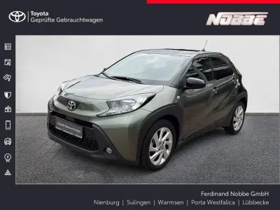 Gebraucht Toyota Aygo X Pulse 72 PS (52 kW) 2022 Cardamon green / night sky bla SUV