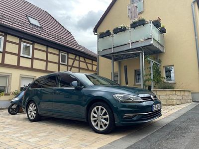 Grün Gebraucht 2017 VW Golf VII Highline Kombi | 16.900 € (Teuer)