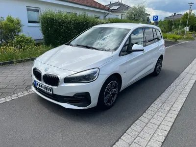 Gebraucht BMW 218 Gran Tourer Sport Line 140 PS (102 kW) 2018 Weiß Van / Kleinbus