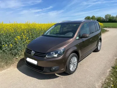 Gebraucht VW Touran Cup 140 PS (102 kW) 2014 Braun Van / Kleinbus