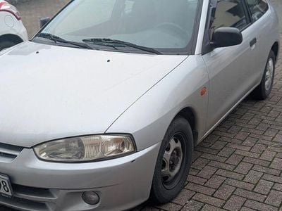 Gebraucht Mitsubishi Colt 75 PS (55 kW) 1999 Silber Kleinwagen