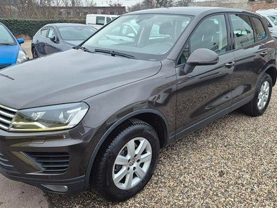 Gebraucht VW Touareg 204 PS (150 kW) 2015 Braun SUV