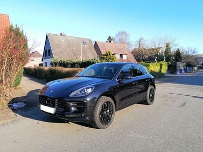 Schwarz Gebraucht 2020 Porsche Macan Turbo Chrono SUV | 59.290 € (Teuer)