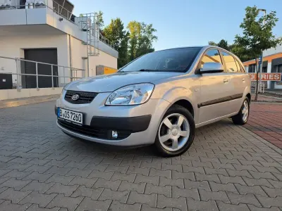 Gebraucht Kia Rio EX 97 PS (71 kW) 2005 Silber Limousine
