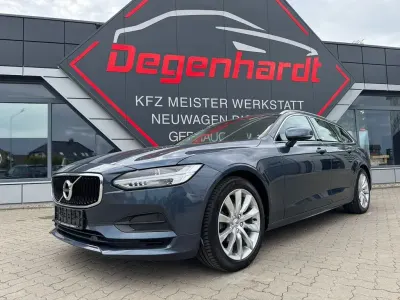 Gebraucht Volvo V90 Momentum 190 PS (139 kW) 2019 Blau Kombi