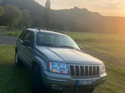 Gebraucht Jeep Grand Cherokee 223 PS (164 kW) 2000 Silber SUV