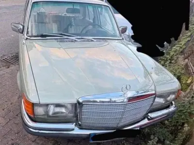 Gebraucht Mercedes 280 160 PS (117 kW) 1975 Grün Limousine