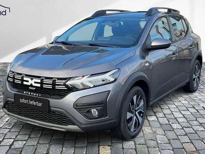 Neu Dacia Sandero Expression 91 PS (66 kW) 2025 Grau / schiefergrau SUV