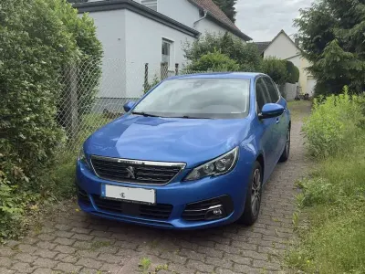 Gebraucht Peugeot 308 Allure 131 PS (96 kW) 2021 Blau Limousine
