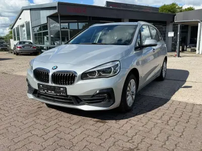 Gebraucht BMW 218 Active Tourer Advantage 150 PS (110 kW) 2019 Silber Van / Kleinbus