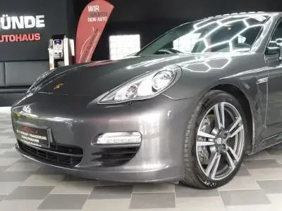 Gebraucht Porsche Panamera Diesel 250 PS (183 kW) 2012 Grau Kleinwagen