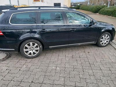 Gebraucht VW Passat 140 PS (102 kW) 2011 Schwarz Kombi