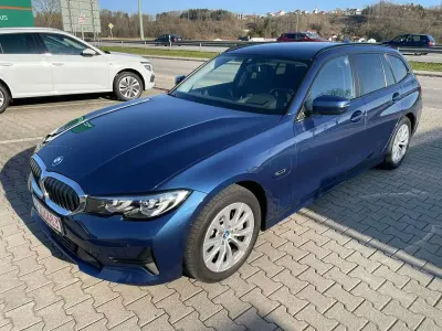 Używany BMW 330e Advantage 292 KM (214 kW) 2021 Niebieski Kombi