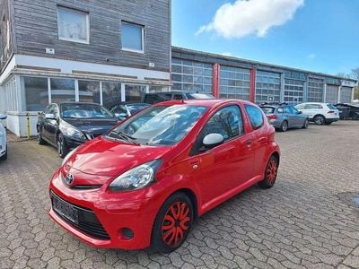 Gebraucht Toyota Aygo Basis 68 PS (50 kW) 2014 Rot Kleinwagen