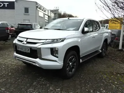Używany Mitsubishi L200 Select 150 KM (110 kW) 2022 Biały Pickup