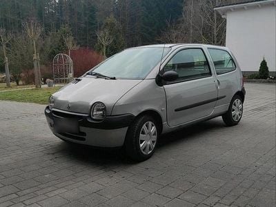 Second-hand Renault Twingo 58 CP (42 kW) 2005 Argintiu Hatchback