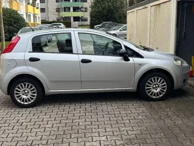 Usata Fiat Punto Pop 69 CV (50 kW) 2011 Argento Utilitaria