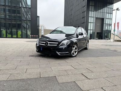 gebraucht Mercedes B180 Sport W246 17“LM-Felgen Bi-Xenon