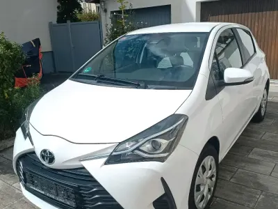 Gebraucht Toyota Yaris 72 PS (52 kW) 2019 Weiß Kleinwagen