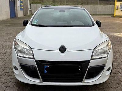Gebraucht Renault Mégane III Night&Day 131 PS (96 kW) 2010 Weiß Coupé