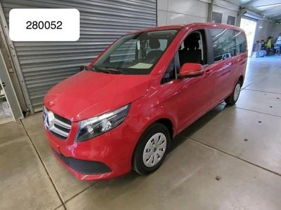 Mercedes V220