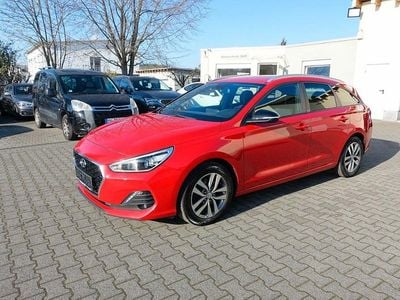 Gebraucht Hyundai i30 Passion 116 PS (85 kW) 2018 Rot Kombi