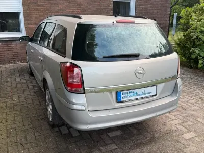 Gebraucht Opel Astra Edition 116 PS (85 kW) 2008 Beige Kombi