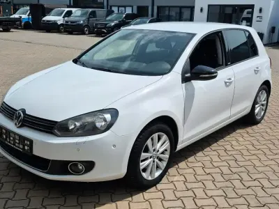 Gebraucht VW Golf VI Style 105 PS (77 kW) 2011 Weiß Kleinwagen