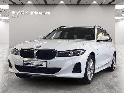 Weiß Gebraucht 2022 BMW 320e Kombi | 27.400 € (Fairer Preis)