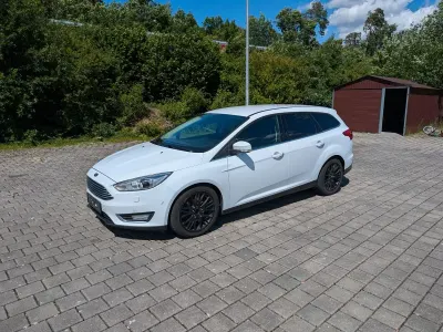 Gebraucht Ford Focus Titanium 150 PS (110 kW) 2016 Weiß Kombi
