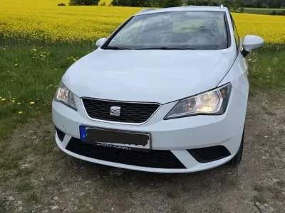 Używany Seat Ibiza 75 KM (55 kW) 2013 Biały Sedan/Limuzyna
