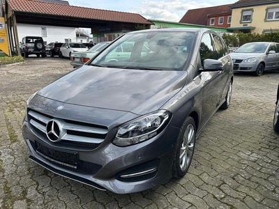 Gebraucht Mercedes B180 122 PS (89 kW) 2016 Grau Van / Kleinbus