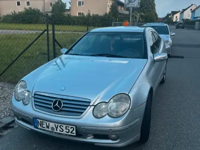 Gebraucht Mercedes C180 129 PS (94 kW) 2001 Silber Coupé