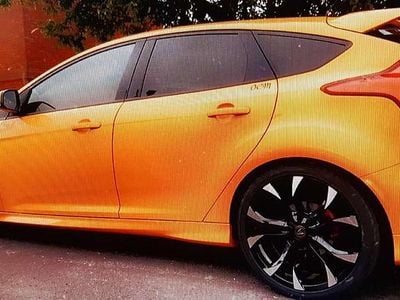 Gebraucht Ford Focus Trend 95 PS (69 kW) 2015 Orange Limousine