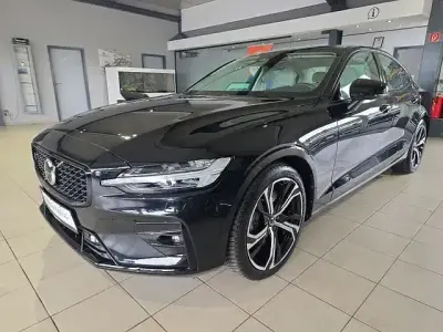 Gebraucht Volvo S60 Ultimate 250 PS (183 kW) 2023 Schwarz Limousine