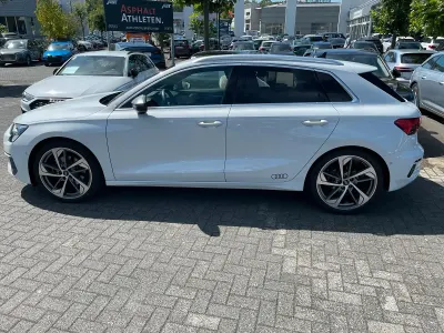 Gebraucht Audi A3 Sportback 150 PS (110 kW) 2021 Weiß Kleinwagen
