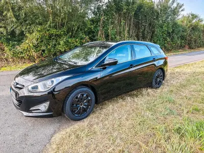 Gebraucht Hyundai i40 135 PS (99 kW) 2014 Schwarz Kombi
