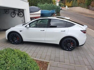 Weiß Gebraucht 2022 Tesla Model Y Performance SUV | 29.900 €