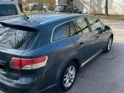 Gebraucht Toyota Avensis T2 126 PS (92 kW) 2010 Kombi