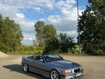 Gebraucht BMW 325 Cabriolet Sport Line 192 PS (141 kW) 1993 Blau Cabrio