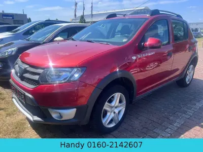 Gebraucht Dacia Sandero Prestige 90 PS (66 kW) 2016 Rot SUV