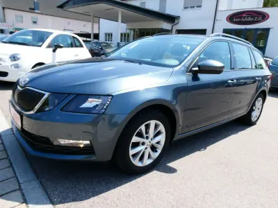 Gebraucht Skoda Octavia Tour 116 PS (85 kW) 2020 Grau Kombi
