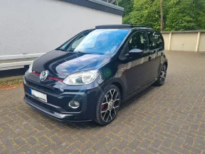 Usado VW up! Beats 116 CV (85 kW) 2019 Negro Utilitario