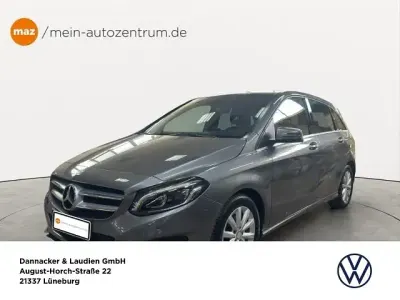 Gebraucht Mercedes B200 Style 136 PS (100 kW) 2017 Mountaingrau  met. Kleinwagen
